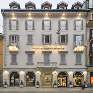 https://piazza-della-scala-3.italymilanhotels.net